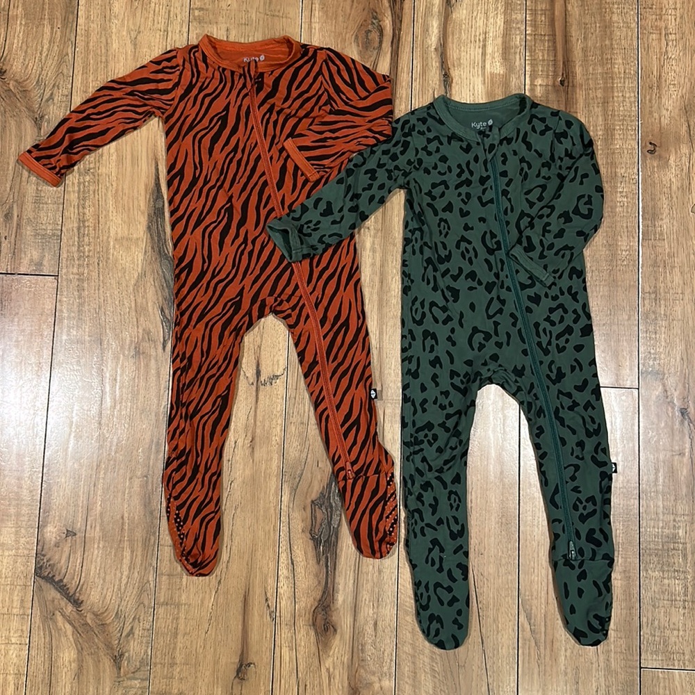 Kyte Baby Animal Print Footie Size Pajamas  6-12 Months set of 2